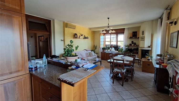 Cucina e sala da pranzo salotto