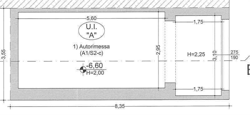 Garage con passaggio esterno