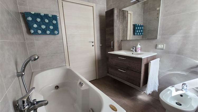Bagno con vasca